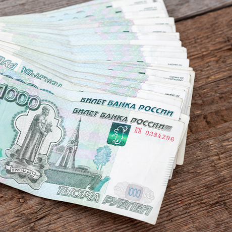 Работодатель не вправе организовать выплату зарплаты со счетов третьих лиц